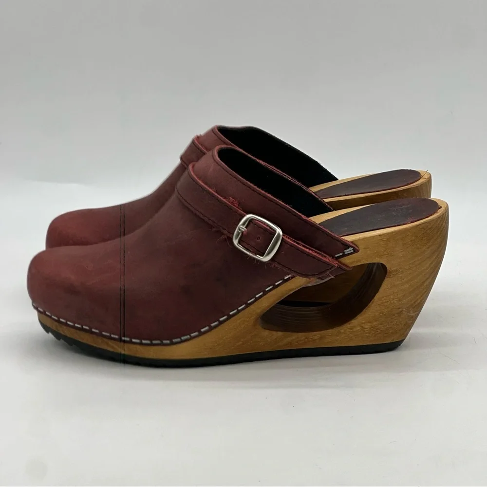 Sanita Clogs. Size 10 - Picture 5 of 9